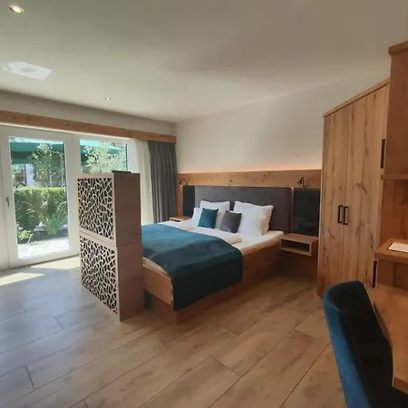 Zum Wagen מלון אכרן